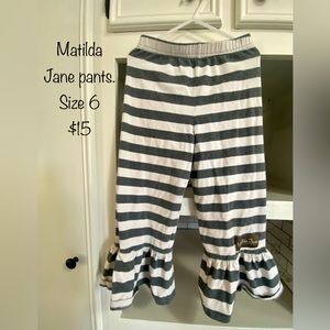 Girls Matilda Jane gray & white ruffle pants. Size 6. Like new. Smoke free home.